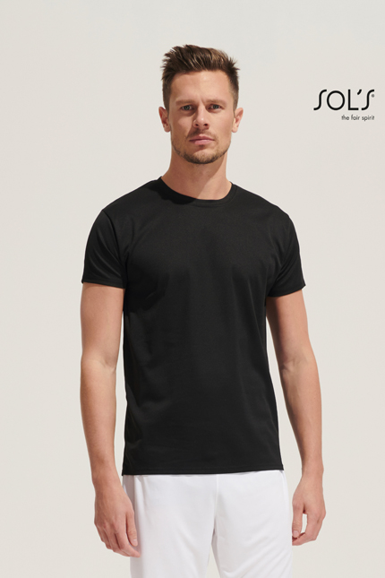  Sprint - 02995  ΜΠΛΟΥΖΕΣ / SOLS  Unisex αθλητικό T-shirt  Περιγραφή: Ιδανικό για επαγγελματική ένδυση, το Sprint 02995 είναι ένα Unisex αθλητικό T-shirt με κοντά μανίκια και στρογγυλή λαιμόκοψη. Διαθέτει πλαϊνές ραφές για καλύτερη εφαρμογή και μανικοκόλληση, προσφέροντας άνεση και στυλ σε κάθε δραστηριότητα. Το υλικό του είναι 100% πικέ πολυέστερ, βάρους 130g/m², με δυνατότητα γρήγορου στεγνώματος.  Σχέδιο και Χαρακτηριστικά: Η μπλούζα προτείνεται για επαγγελματικές περιστάσεις όπως αθλητικές εκδηλώσεις ή εργασίες σε χώρους με περιστασιακή ένδυση. Διαθέτει δυνατότητα εκτύπωσης λογοτύπων ή μηνυμάτων πελατών, καθιστώντας την ιδανική για την προώθηση της επιχείρησής σας μέσω εκτυπώσεων.  Δυνατότητα Προσαρμογής: Μπορείτε εύκολα να προσθέσετε εκτυπώσεις λογοτύπου ή ιδιότυπα μηνύματα, δίνοντας μια ξεχωριστή ταυτότητα στην επαγγελματική σας ένδυση.  Διαθεσιμότητα: Η μπλούζα είναι διαθέσιμη σε διάφορα χρώματα, που προσφέρουν ευελιξία και επιλογές στους πελάτες.